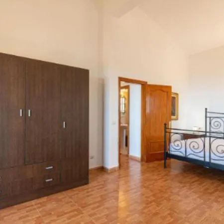 Blanquitos Amazing With 3,000 M2 Of Land Granadilla De Abona