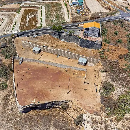 Blanquitos Amazing With 3,000 M2 Of Land Granadilla De Abona