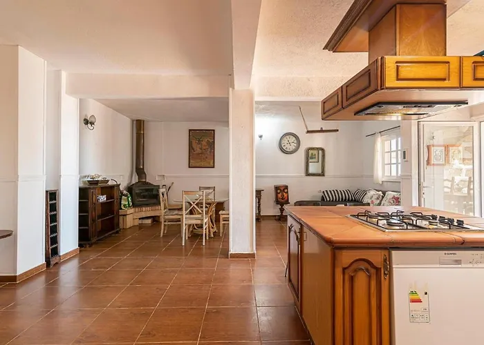 Blanquitos Amazing With 3,000 M2 Of Land Granadilla De Abona